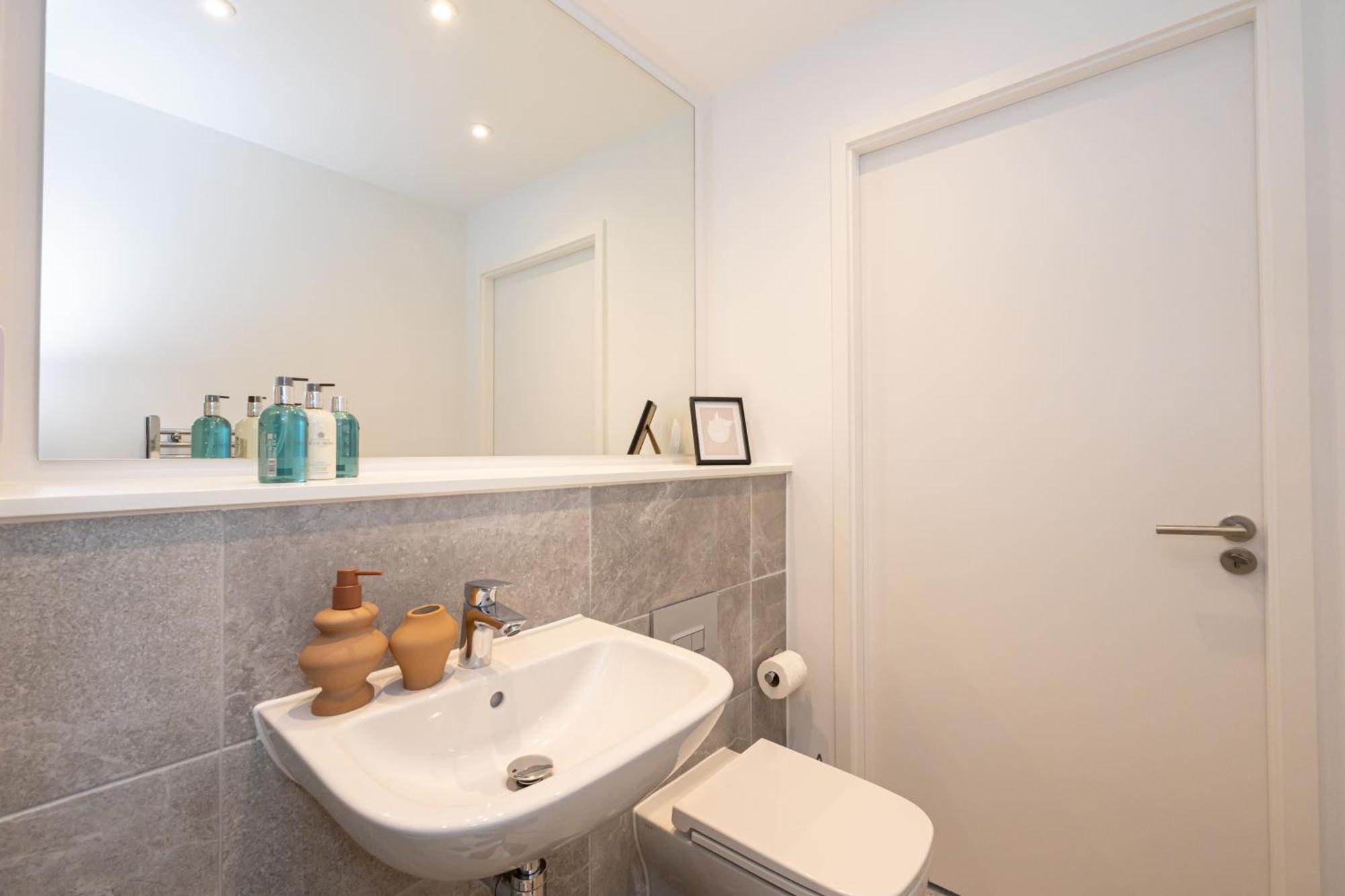 Pet Friendly 2Br Near Station By Asquare Letting Lägenhet Manchester Exteriör bild