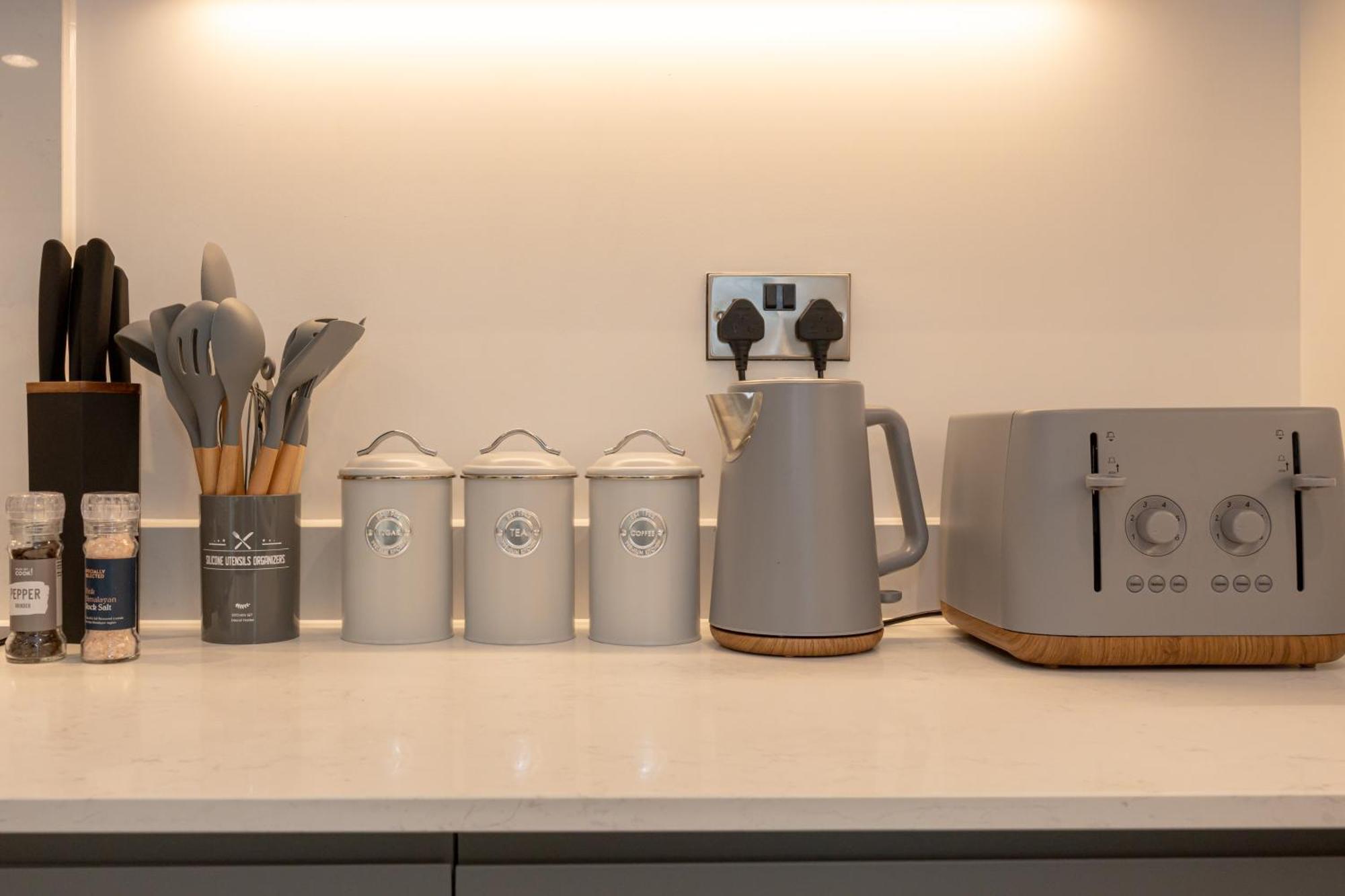 Pet Friendly 2Br Near Station By Asquare Letting Lägenhet Manchester Exteriör bild
